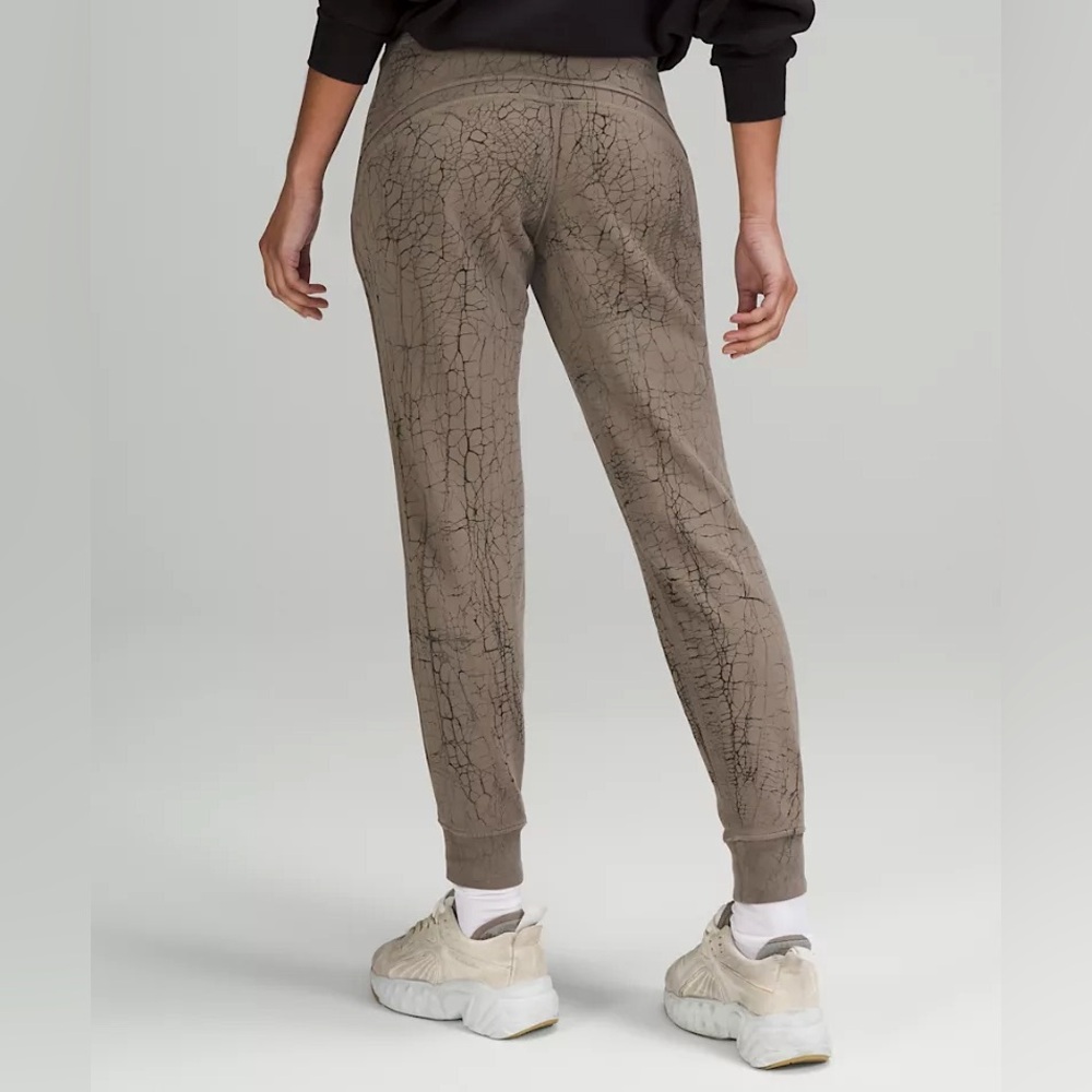 Lululemon Warm Down Jogger | 7/8 Length | Size 4 - Picture 2 of 7